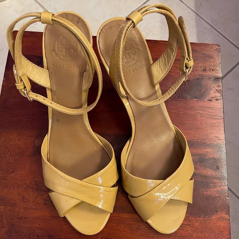 EUC Tory Burch Kitten-Heel Sandals